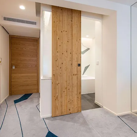 Western Les Saytels מלון 4*